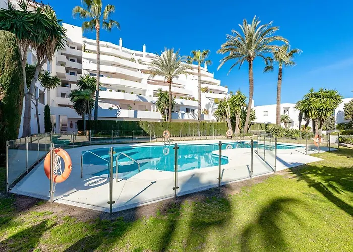 2 Bedroom With Sea And Mountain Views, Pool Daire