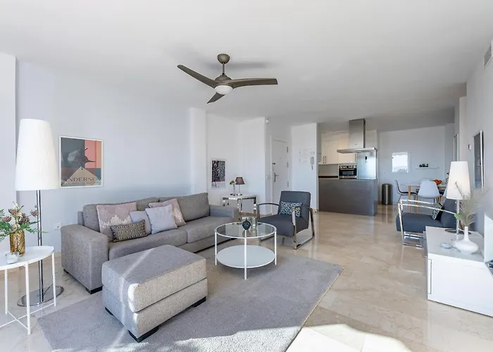 2 Bedroom With Sea And Mountain Views, Pool Daire