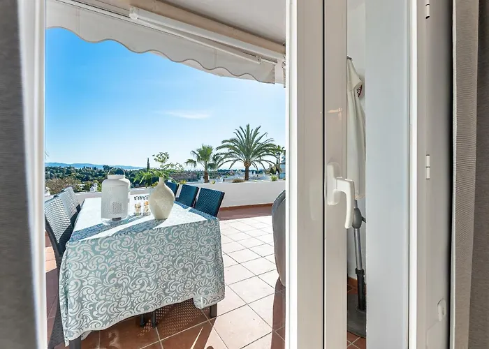 Daire 2 Bedroom With Sea And Mountain Views, Pool