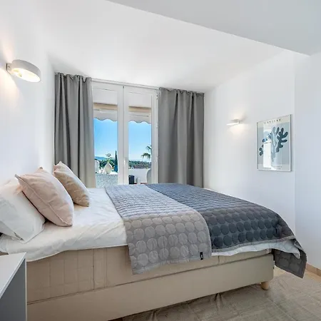 아파트 2 Bedroom With Sea And Mountain Views, Pool 마르베야