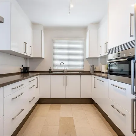 Apartment 2 Bedroom With Sea And Mountain Views, Pool *