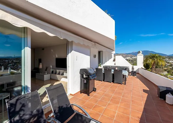 Appartement 2 Bedroom With Sea And Mountain Views, Pool