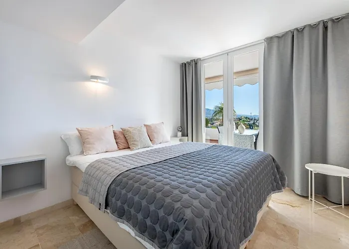 Appartement 2 Bedroom With Sea And Mountain Views, Pool Marbella