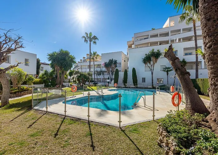 Appartement 2 Bedroom With Sea And Mountain Views, Pool