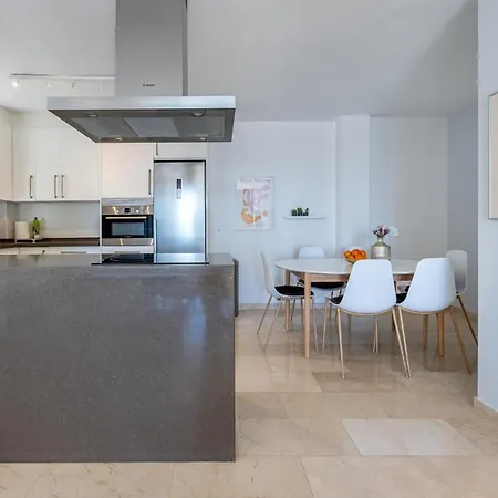 2 Bedroom With Sea And Mountain Views, Pool Apartment *