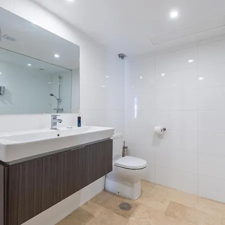 2 Bedroom With Sea And Mountain Views, Pool 마르베야