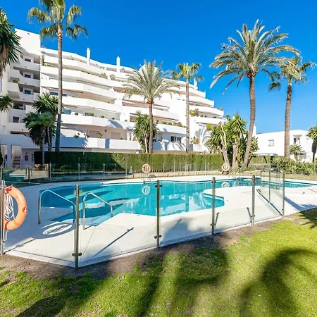 2 Bedroom With Sea And Mountain Views, Pool アパート