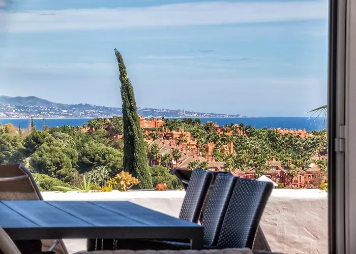 アパート 2 Bedroom With Sea And Mountain Views, Pool マルベーリャ