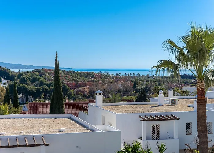 2 Bedroom With Sea And Mountain Views, Pool アパート